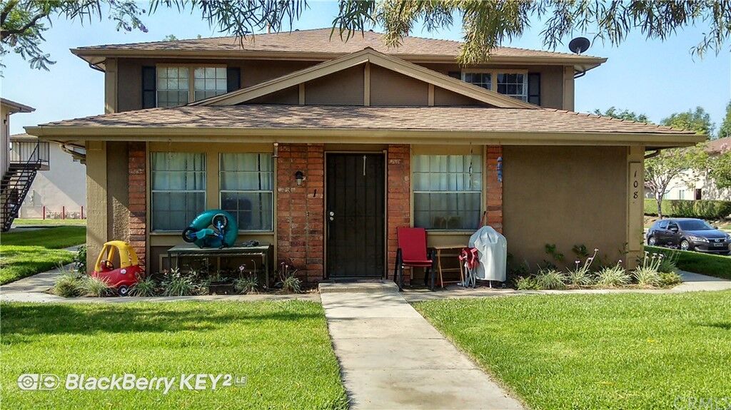 Property Photo:  1088 W Calle De La Luna 1  CA 91702 