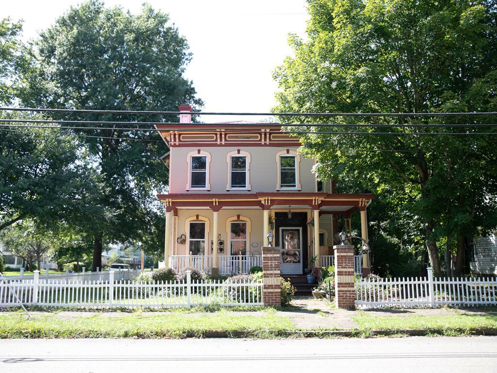 Property Photo:  501 N Perry Street  PA 16354 