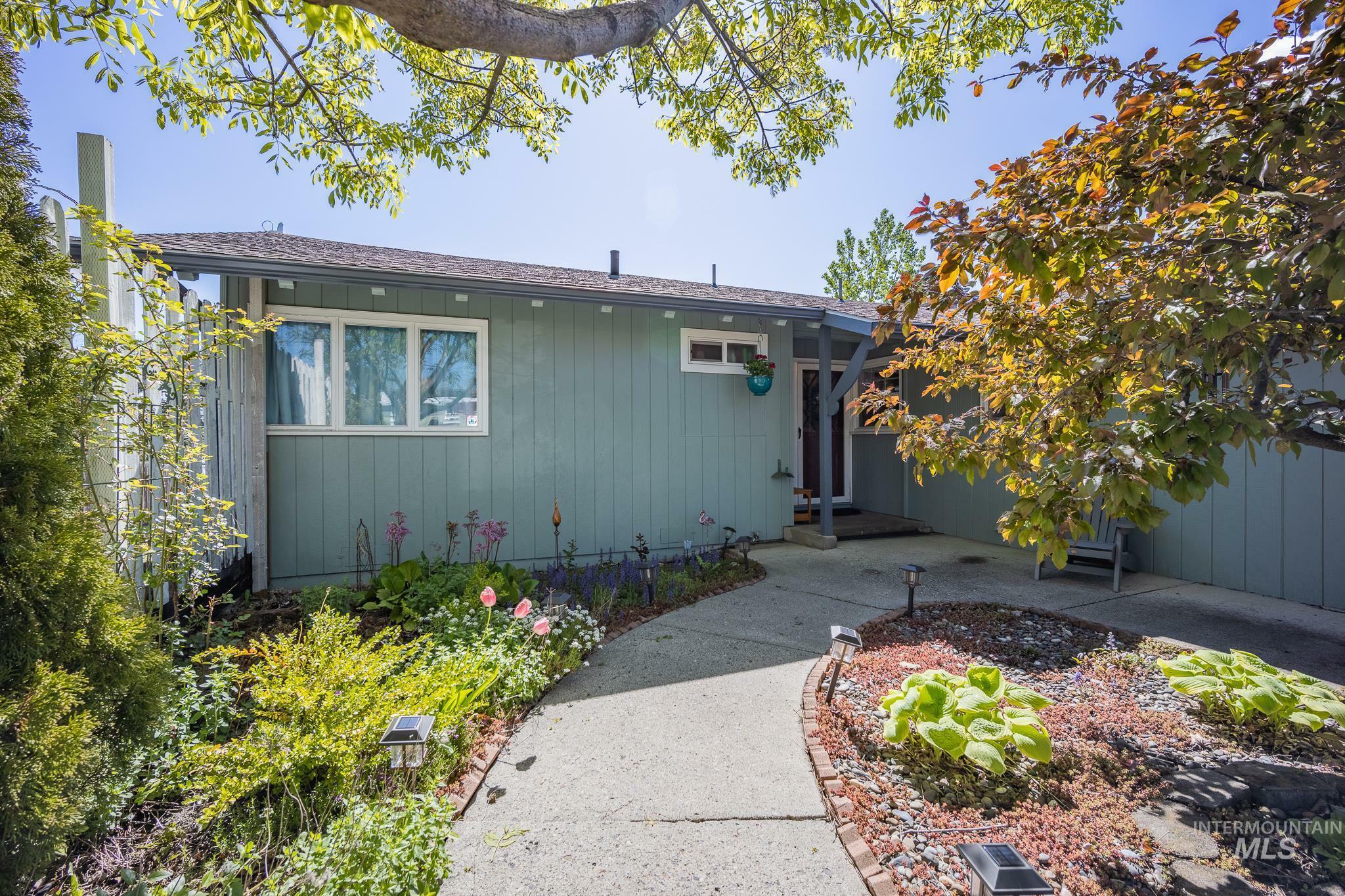 Property Photo:  317 S Boulevard Ave  ID 83530 