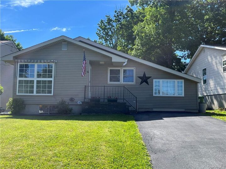 6 Manhattan Avenue  Middletown NY 10940 photo