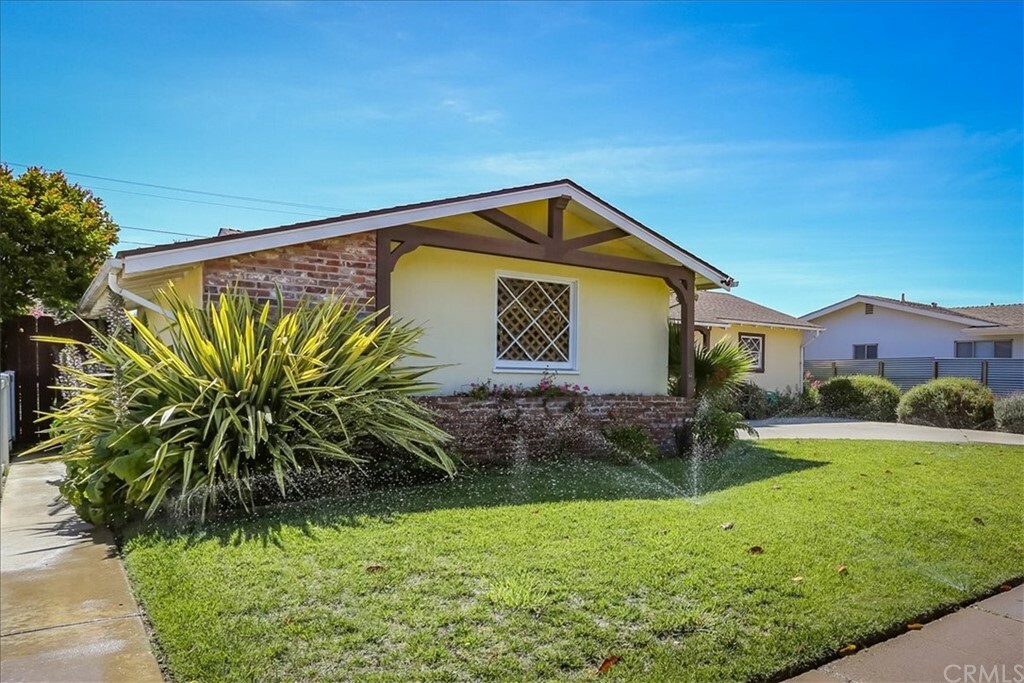 Property Photo:  618 S Lucas Drive  CA 93454 