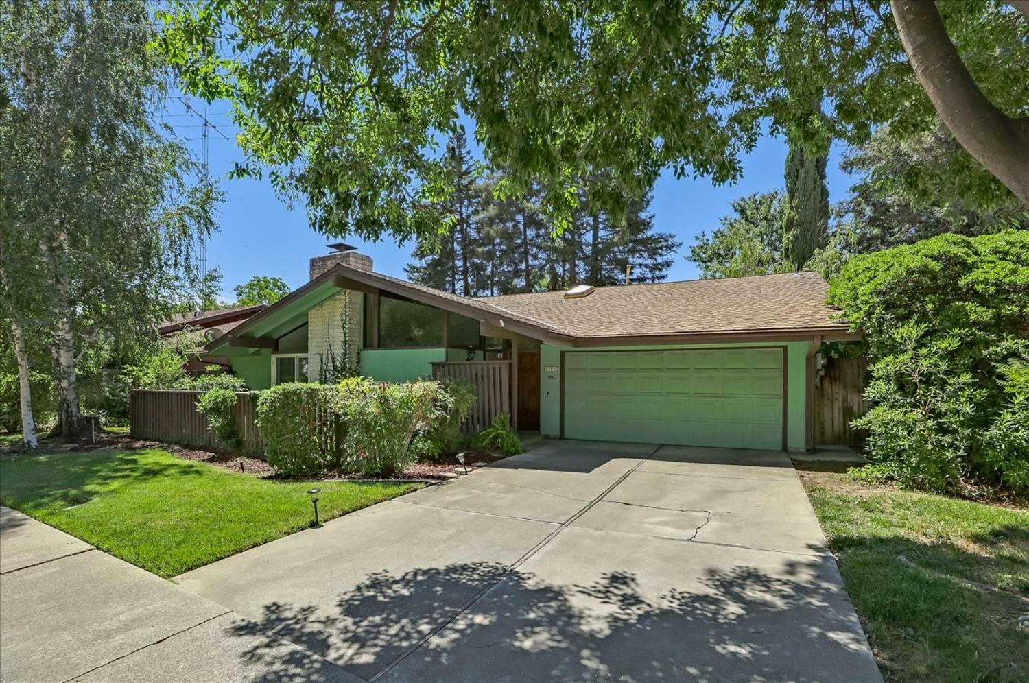 Property Photo:  430 Citadel Drive  CA 95616 