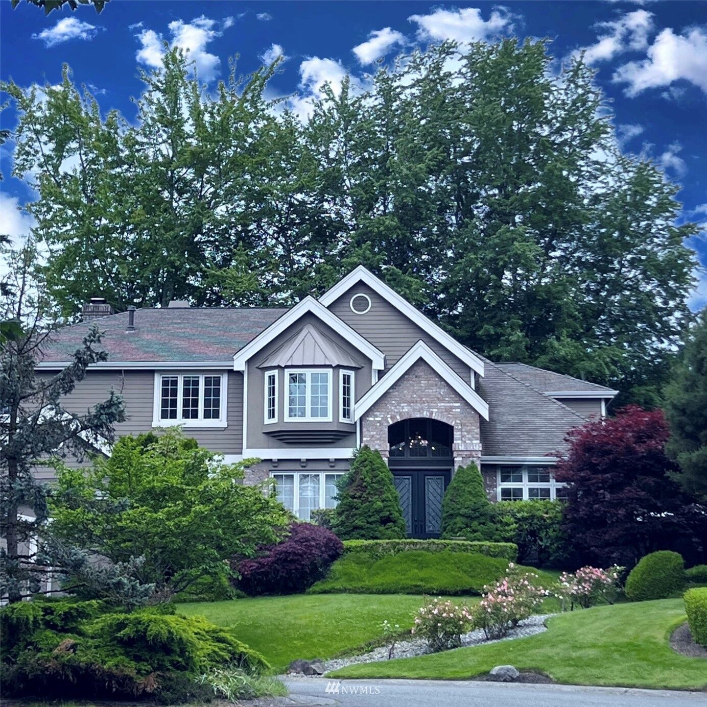 Property Photo: 9202 SE 33rd Street WA 98040