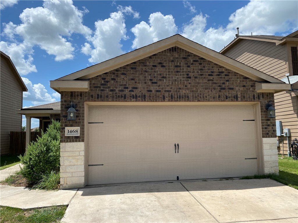 Property Photo:  1468 Treeta Trail  TX 78640 