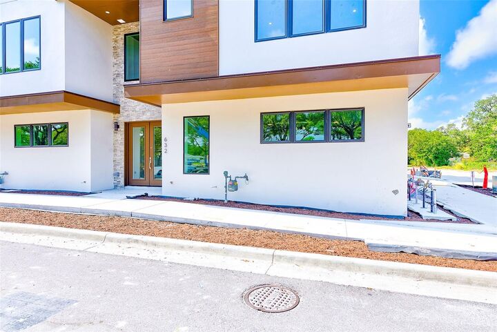 Property Photo:  632 Petit Way  FL 33770 