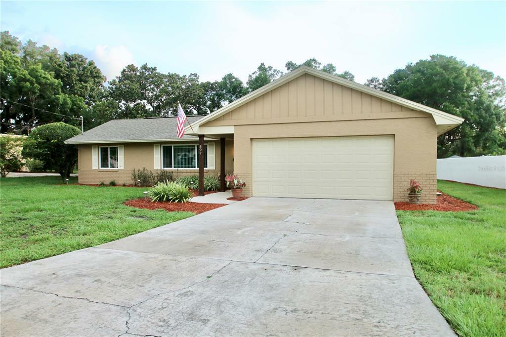 Property Photo:  597 Queens Mirror Circle  FL 32707 