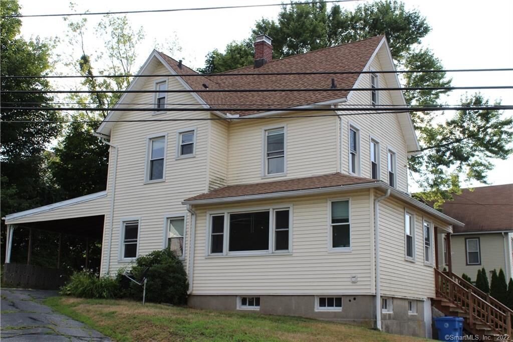 Property Photo:  4 Huntington Avenue  CT 06484 