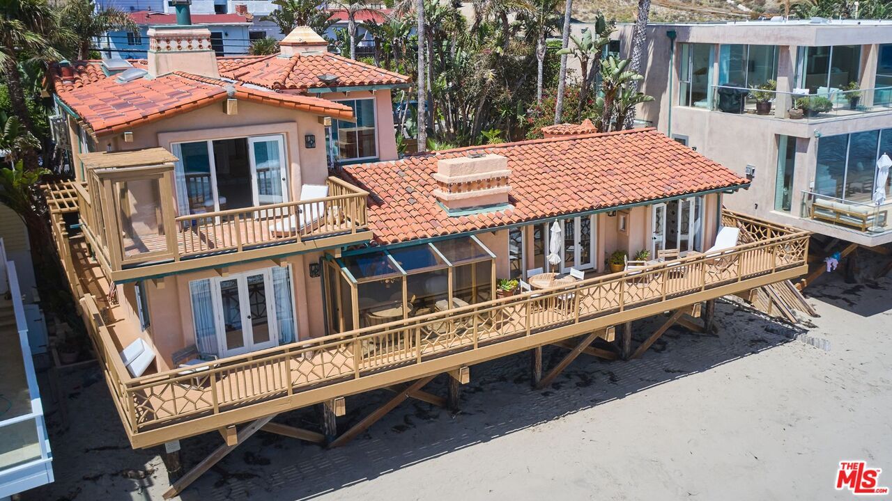 Property Photo:  25110   Malibu Rd  CA 90265 