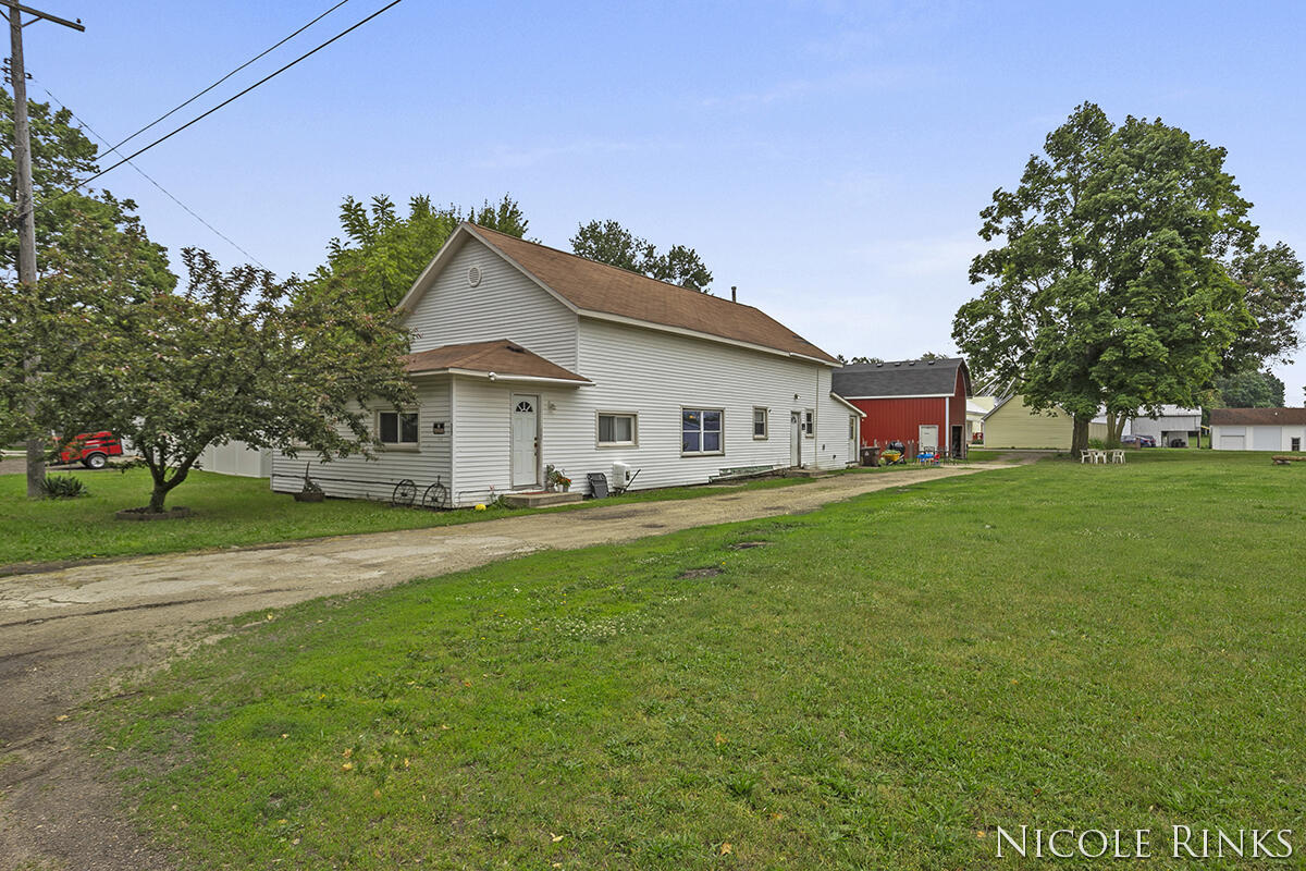 Property Photo: 117 S B Street MI 49347