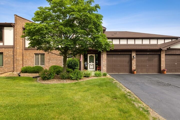9820 Mill Drive W B1  Palos Park IL 60464 photo