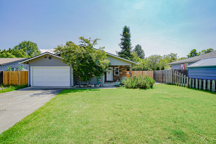 539 James Street  Talent OR 97540 photo