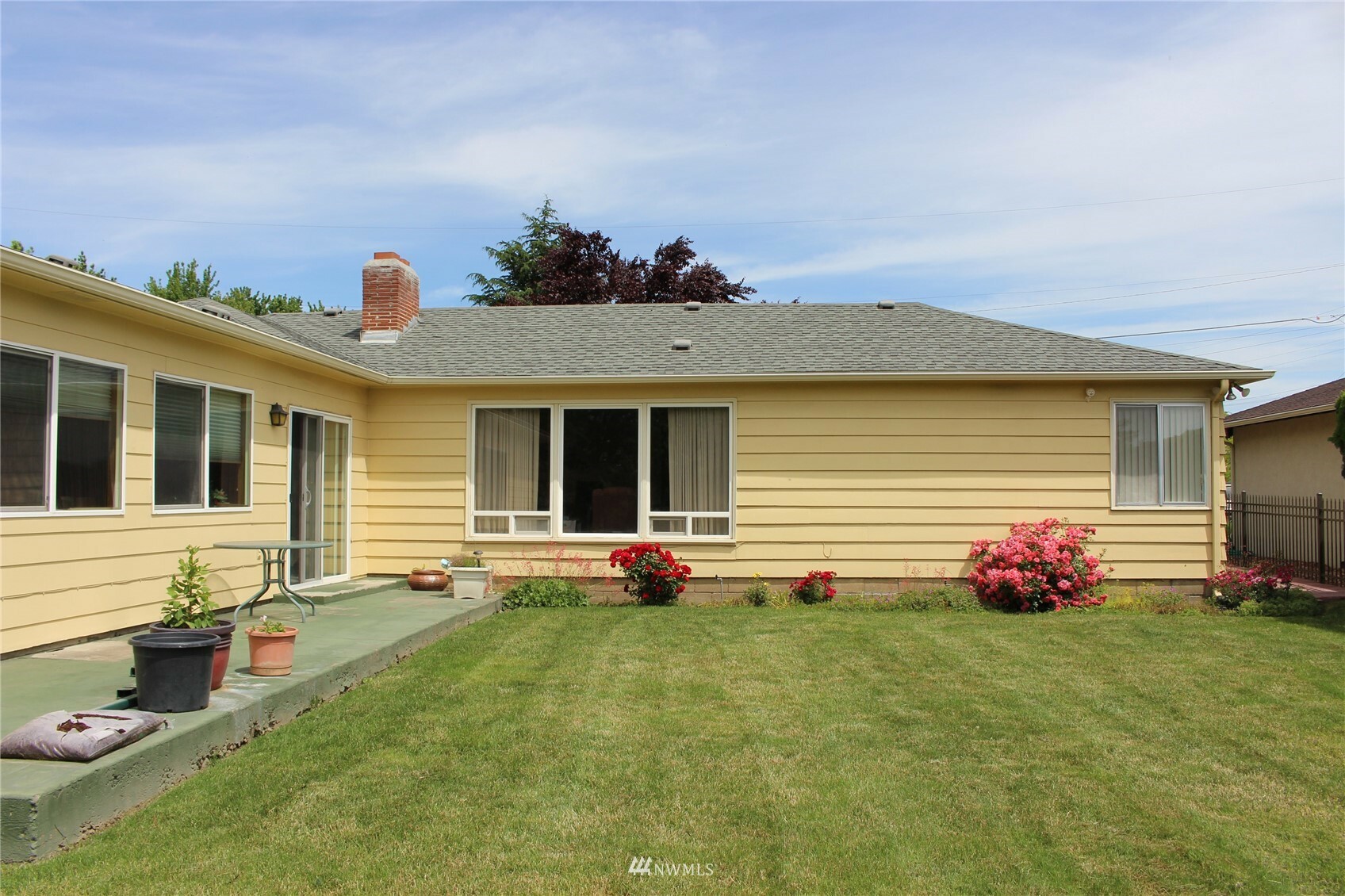 Property Photo:  720 SE 5th Street  WA 99324 