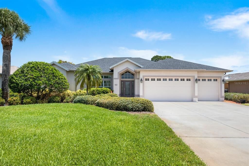 Property Photo: 275 Rotonda Boulevard E FL 33947