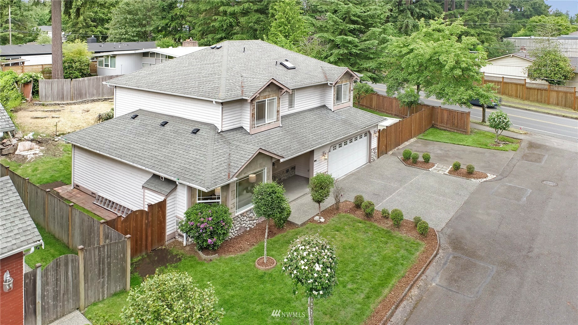 Property Photo:  17029 Dayton Avenue N  WA 98133 