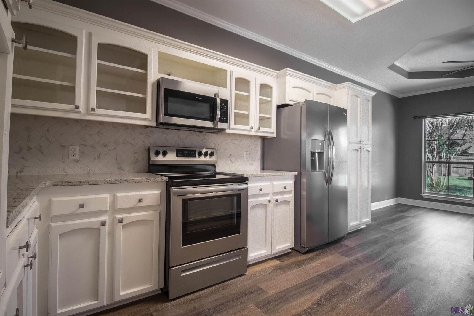 Property Photo: 10643 Pinebrook Ave LA 70809