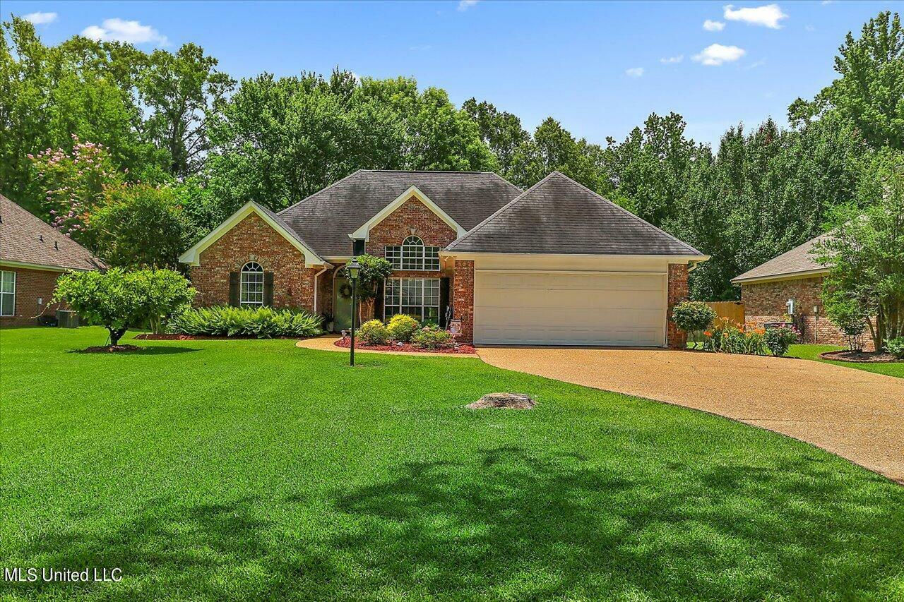 Property Photo:  108 Wildwood Boulevard  MS 39212 