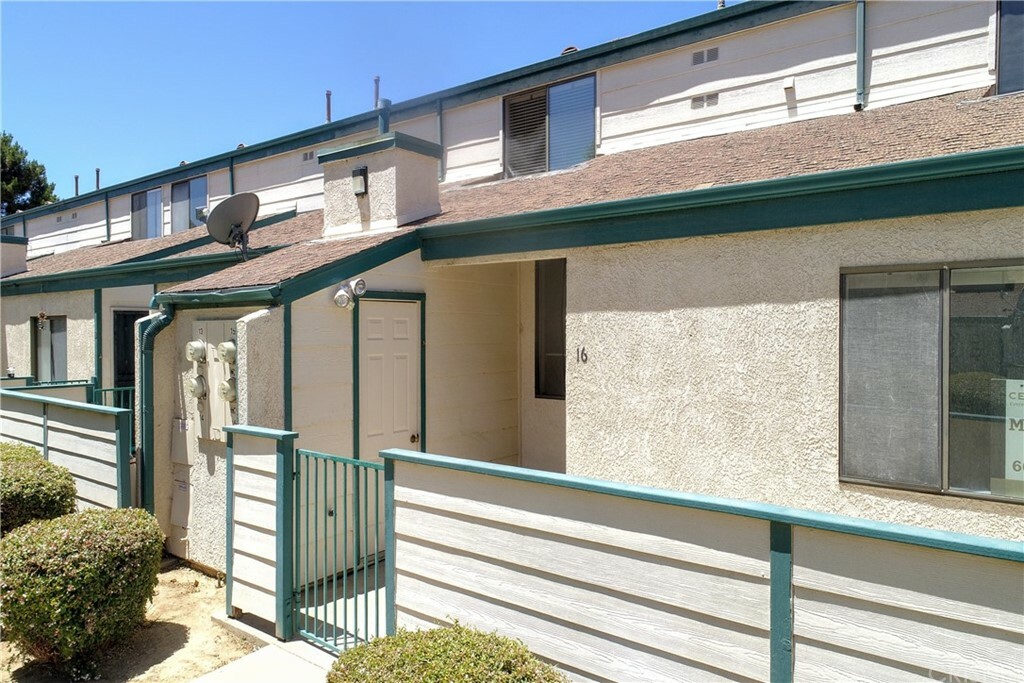 Property Photo:  44526 15th Street E 16  CA 93535 