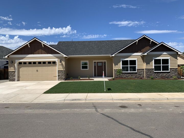 2035 Rabun Way  Central Point OR 97502 photo