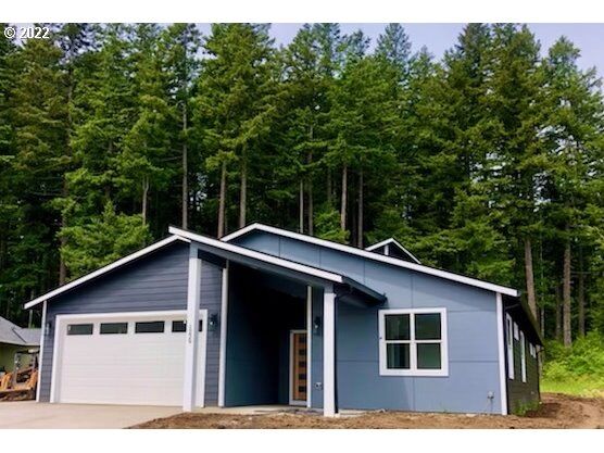 Property Photo:  1229 NW Red Hawk Ct  WA 98648 