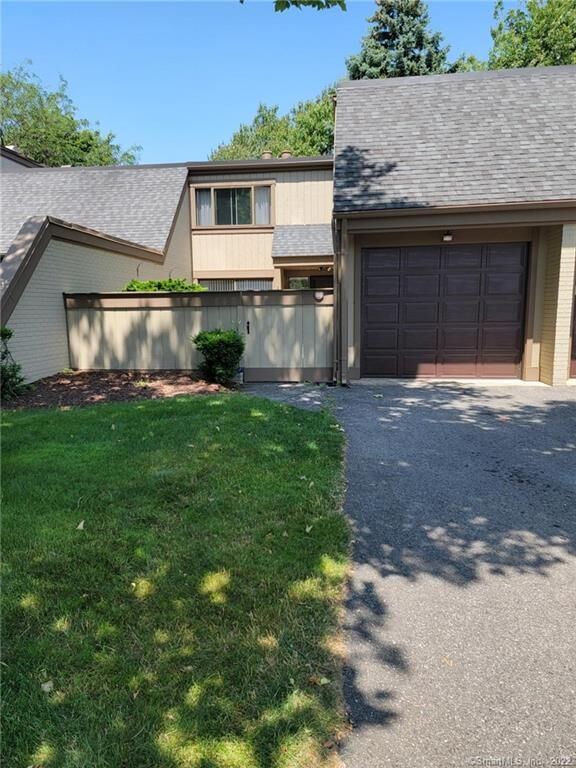 Property Photo:  85 Viscount Drive 10G  CT 06460 