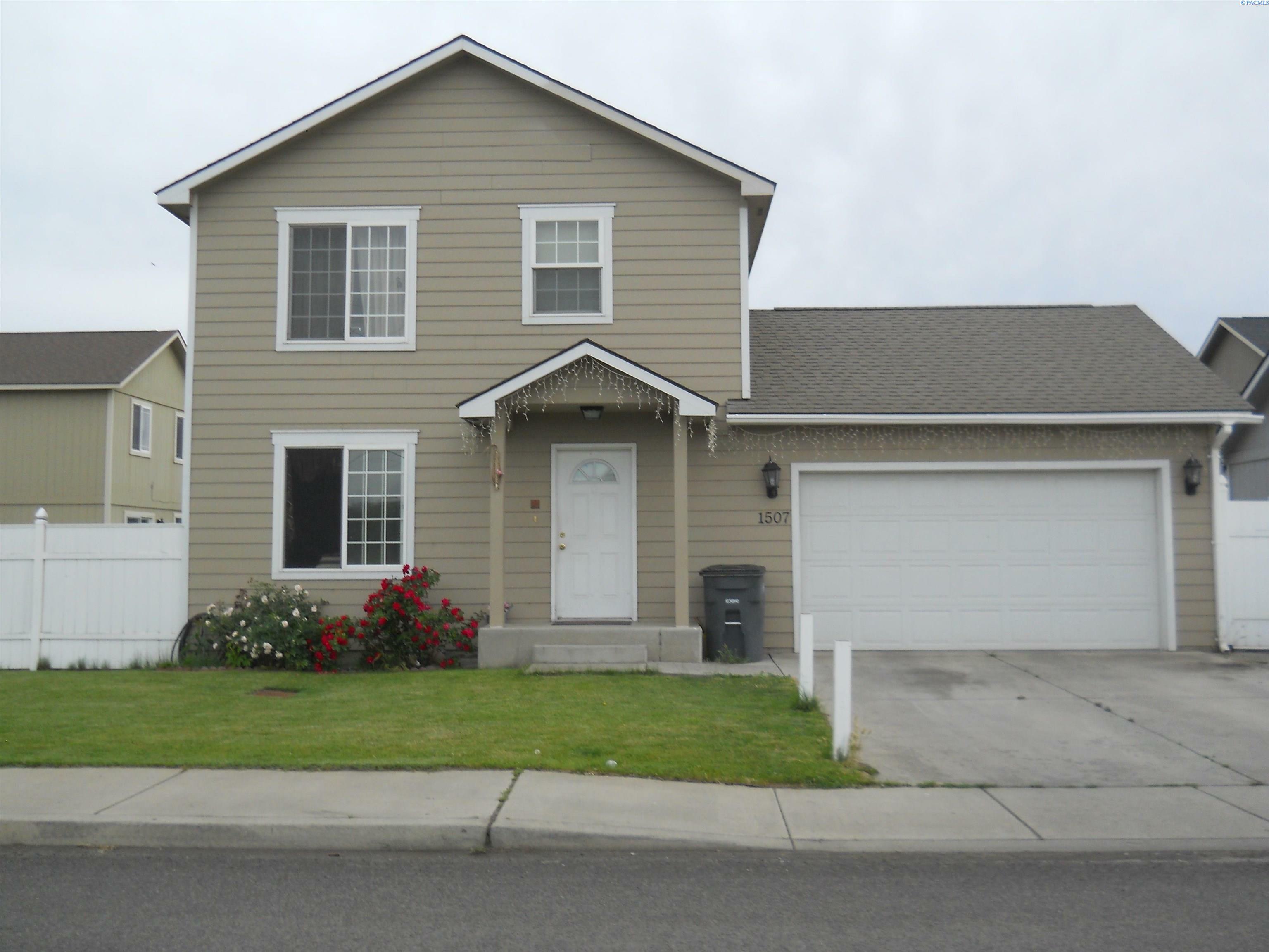 Property Photo:  1507 Beckner Alley  WA 98944 