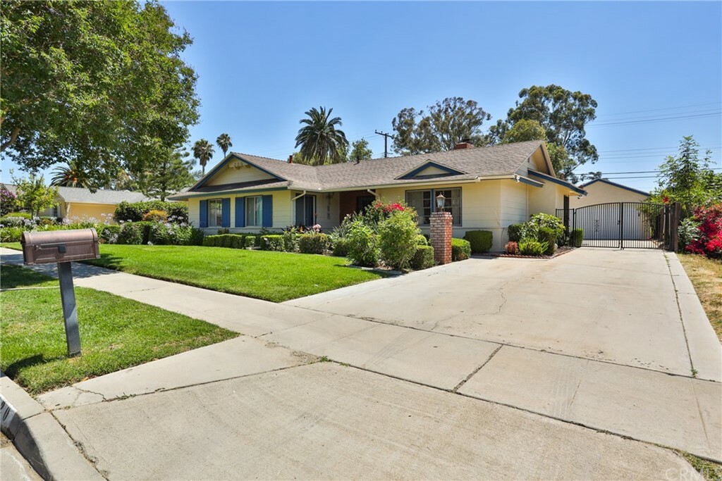 Property Photo:  3020 Lucerne Place  CA 92506 