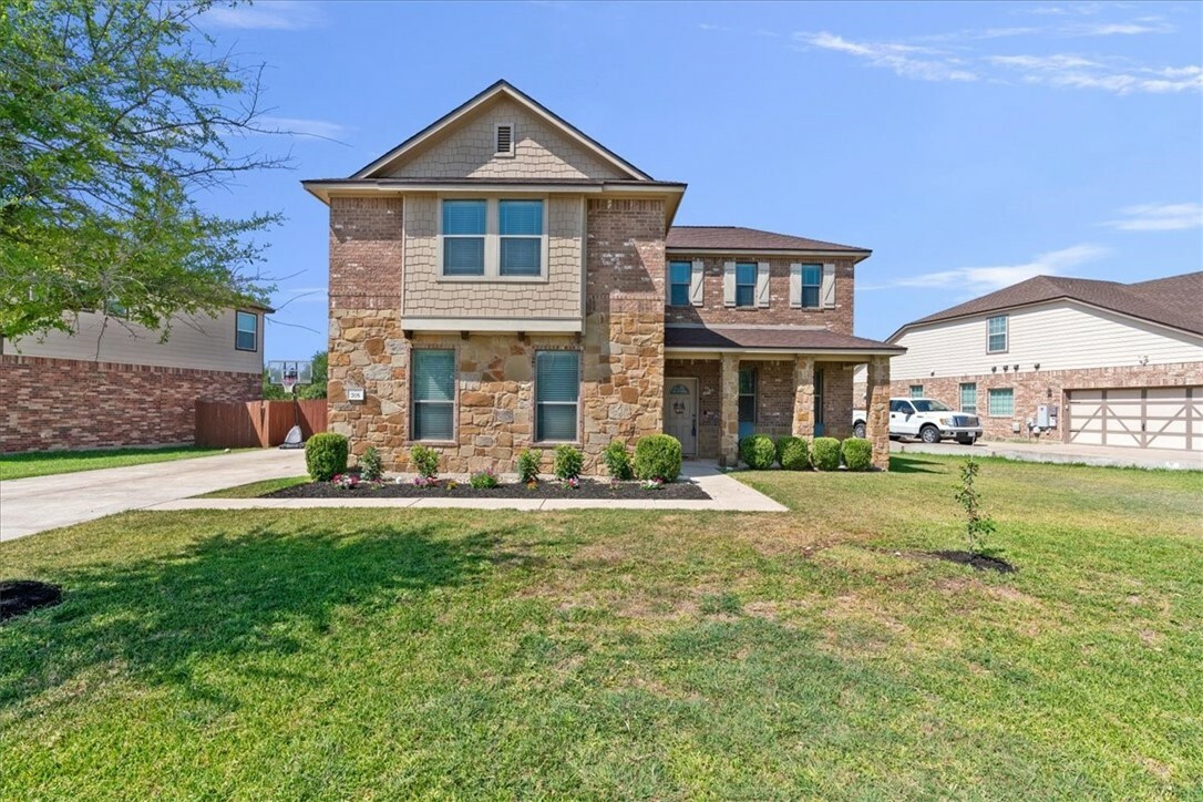 Property Photo: 705 Autumn Sage Way TX 78660