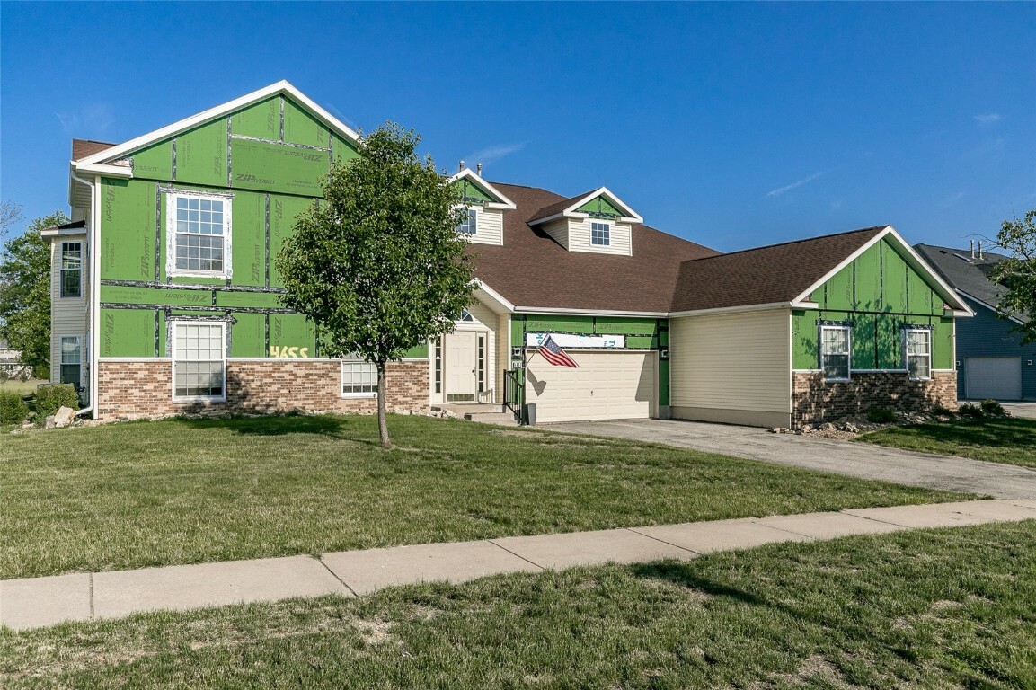 Property Photo:  4655 Westchester Drive NE D  IA 52402 