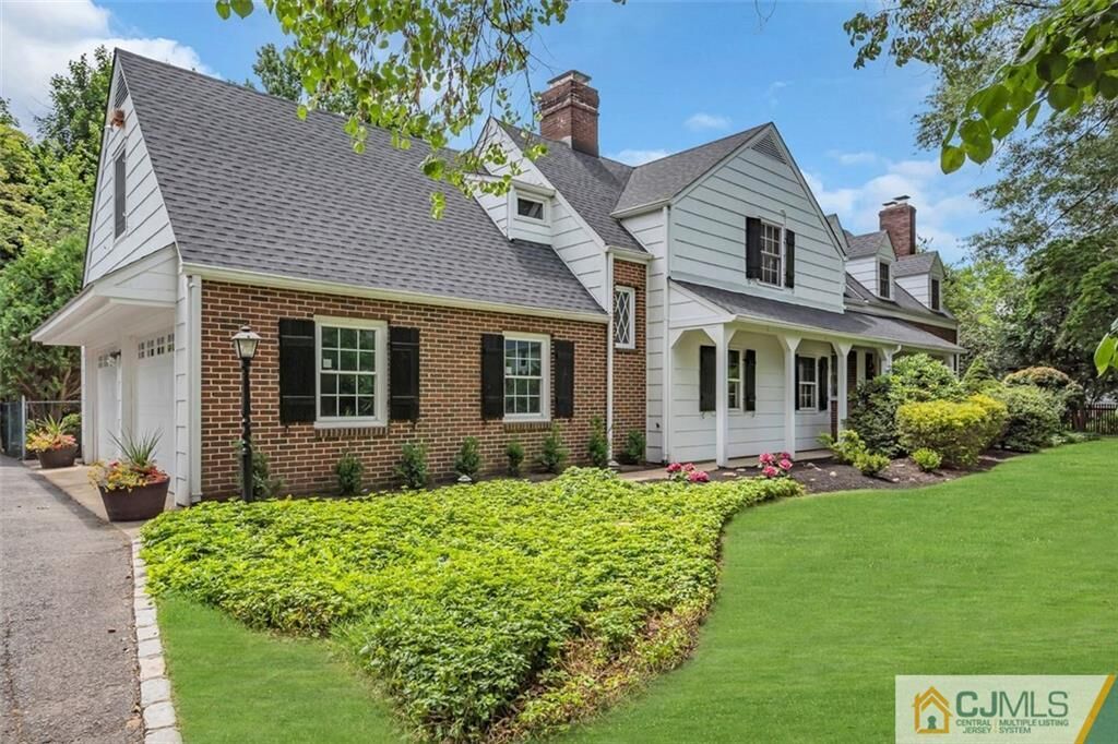 Property Photo:  684 Rahway Avenue  NJ 07090 