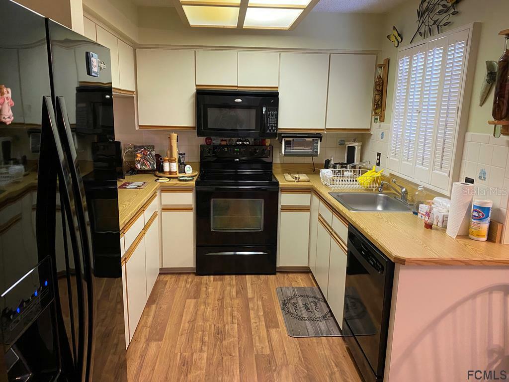 Property Photo: 47 Forge Lane FL 32137