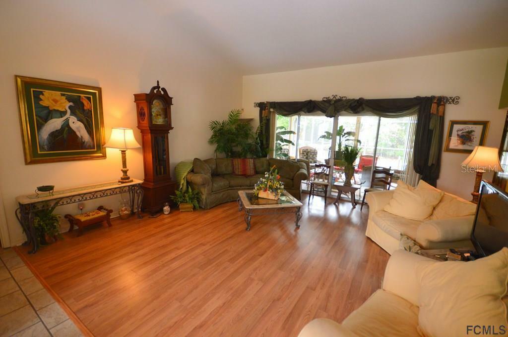 Property Photo: 19 Barkley Lane FL 32137