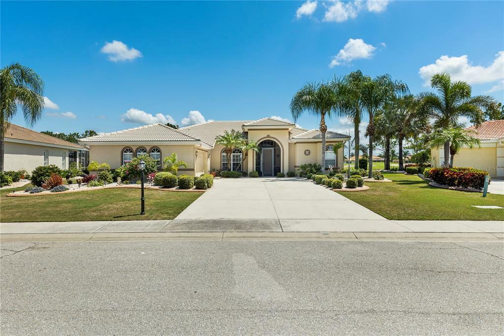 Property Photo:  2216 Myrtle Vista Court  FL 33573 