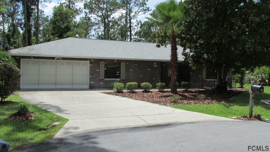 Property Photo: 16 Zelda Court FL 32164