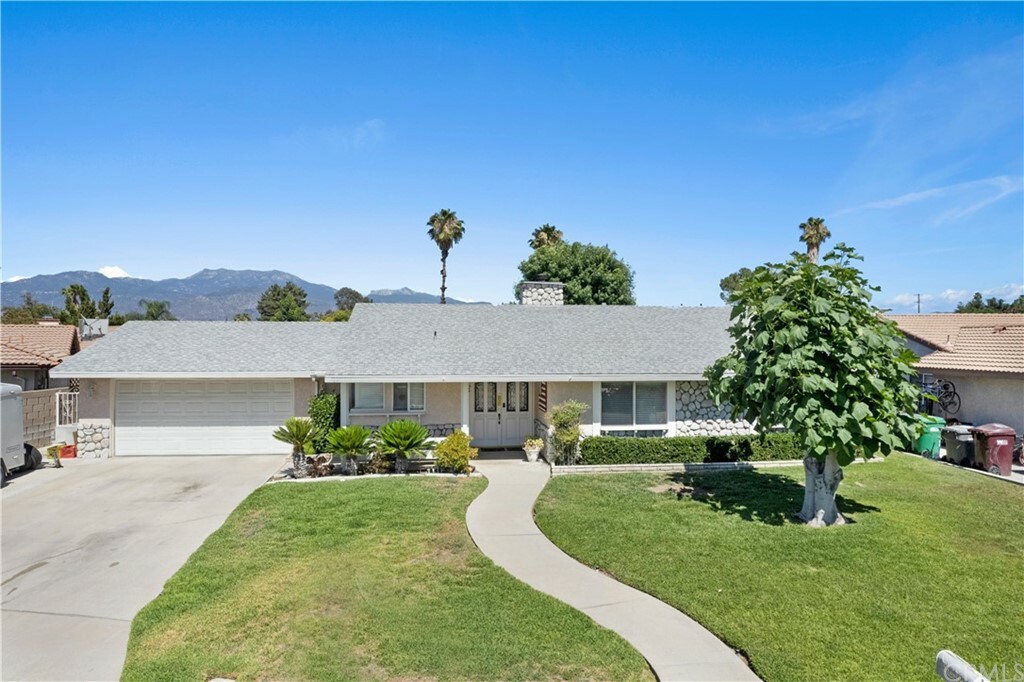 Property Photo:  26164 Largo Place  CA 92544 