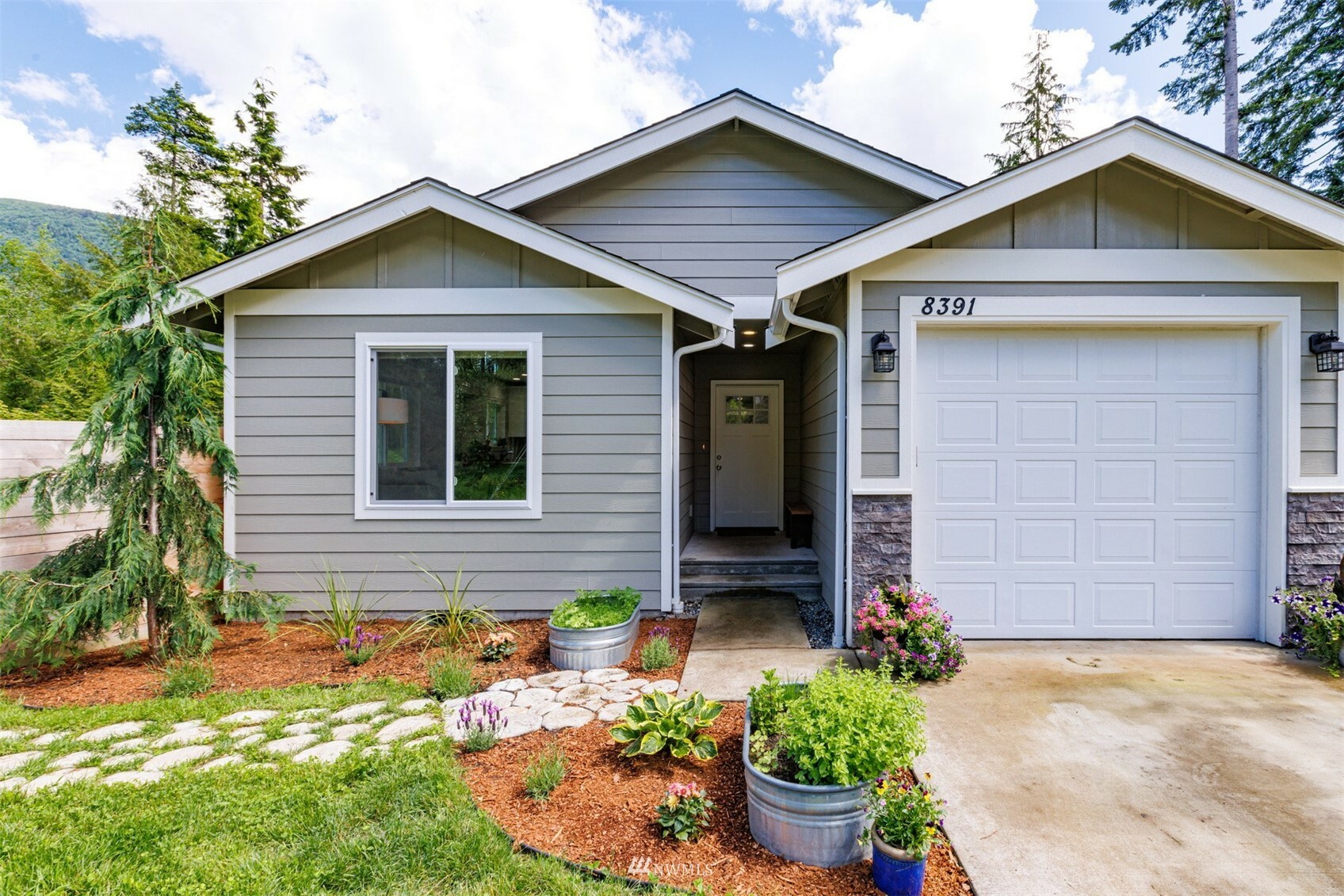 Property Photo: 8391 Golden Valley Boulevard WA 98266