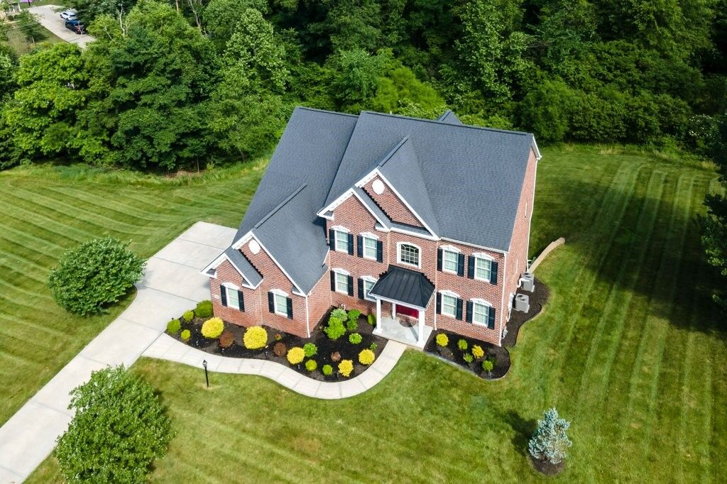 Property Photo: 302 Macintosh Dr PA 16046