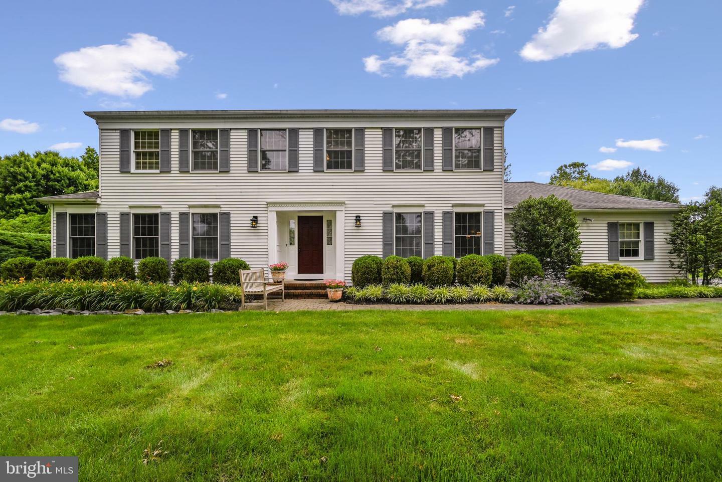 Property Photo:  17 Washington Drive  NJ 08512 