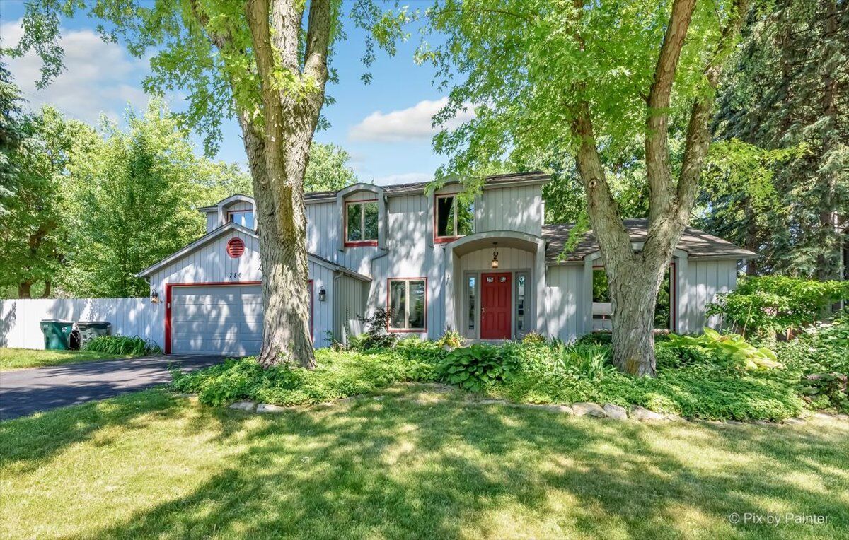 Property Photo:  786 N Van Nortwick Avenue  IL 60510 