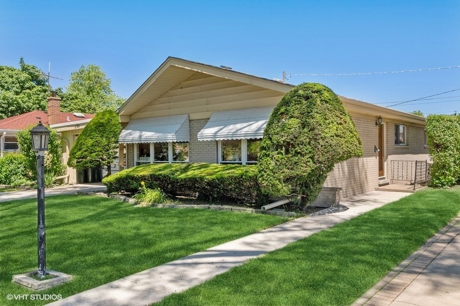 5740 Lee Street  Morton Grove IL 60053 photo