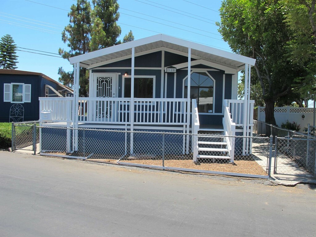 Property Photo:  6460 Convoy Court 185  CA 92117 
