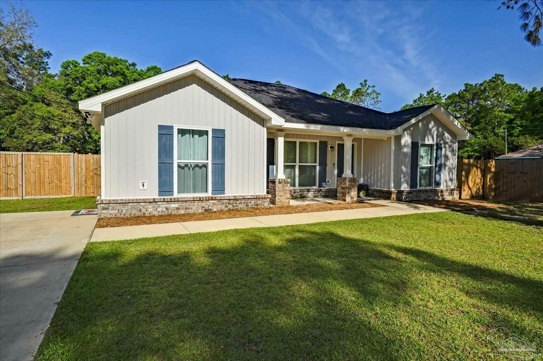 Property Photo: 5899 Cedar Tree Dr FL 32570
