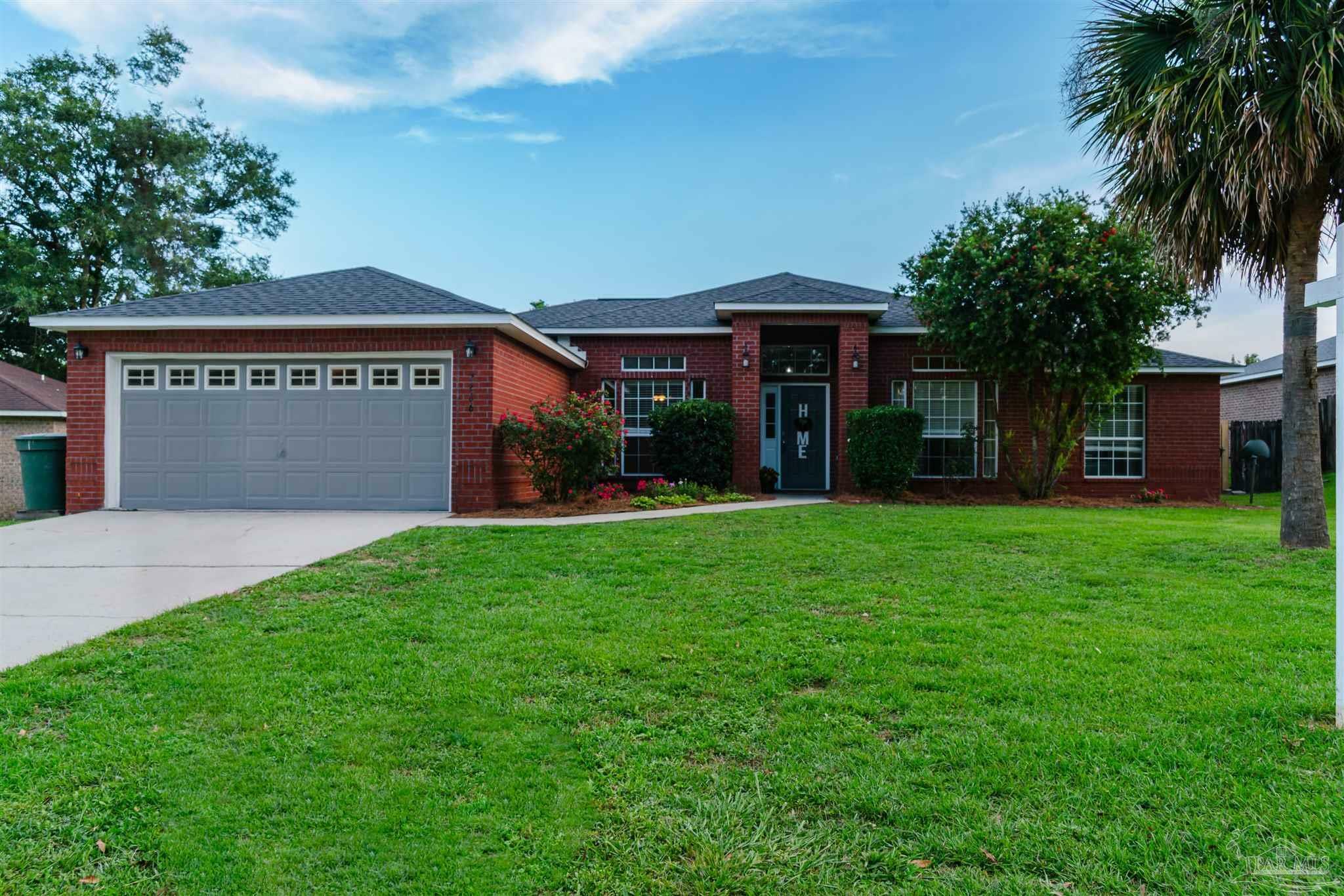 Property Photo: 2266 Liberty Loop Rd FL 32533