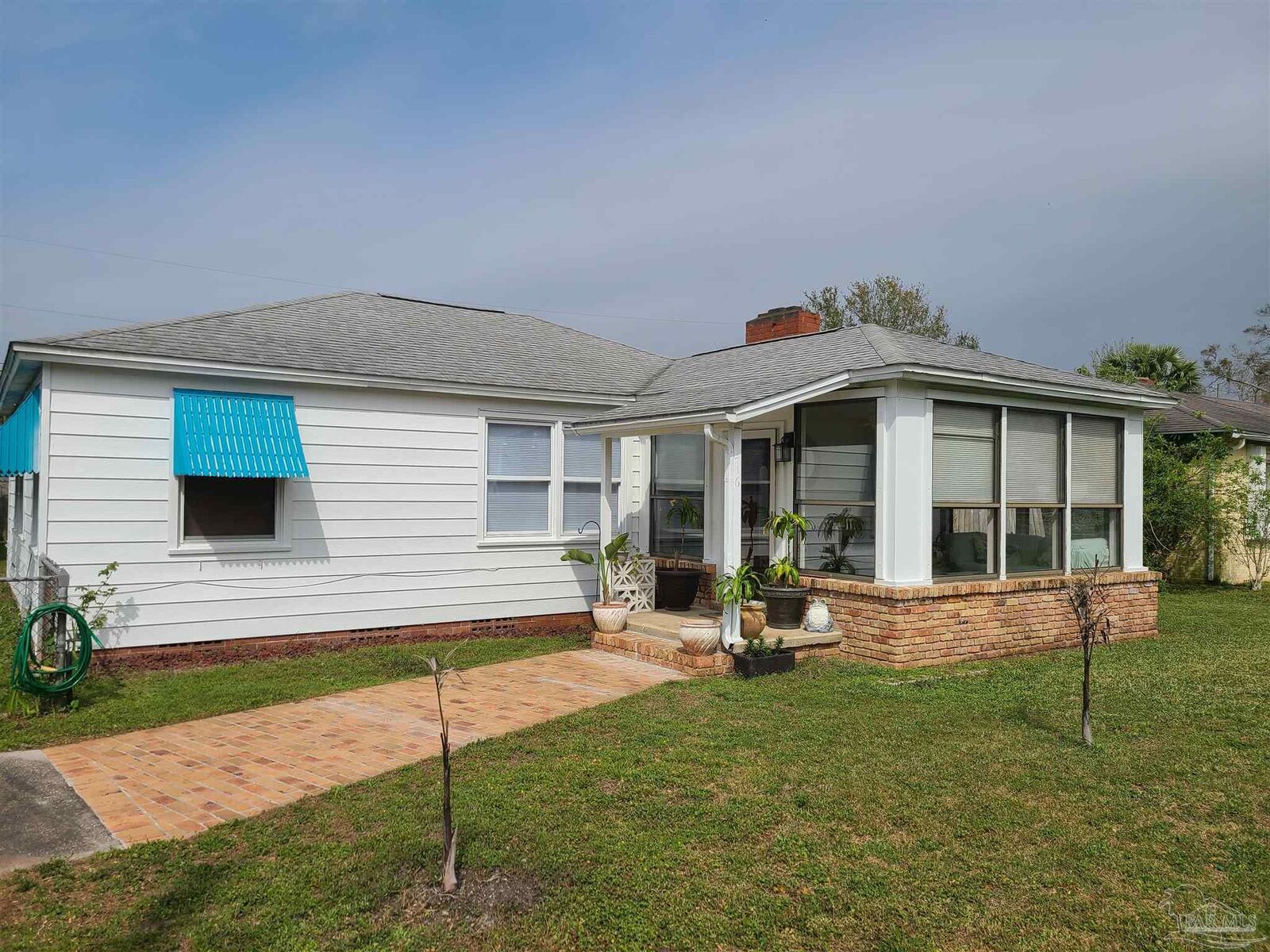 Property Photo:  416 Gibbs Rd  FL 32507 