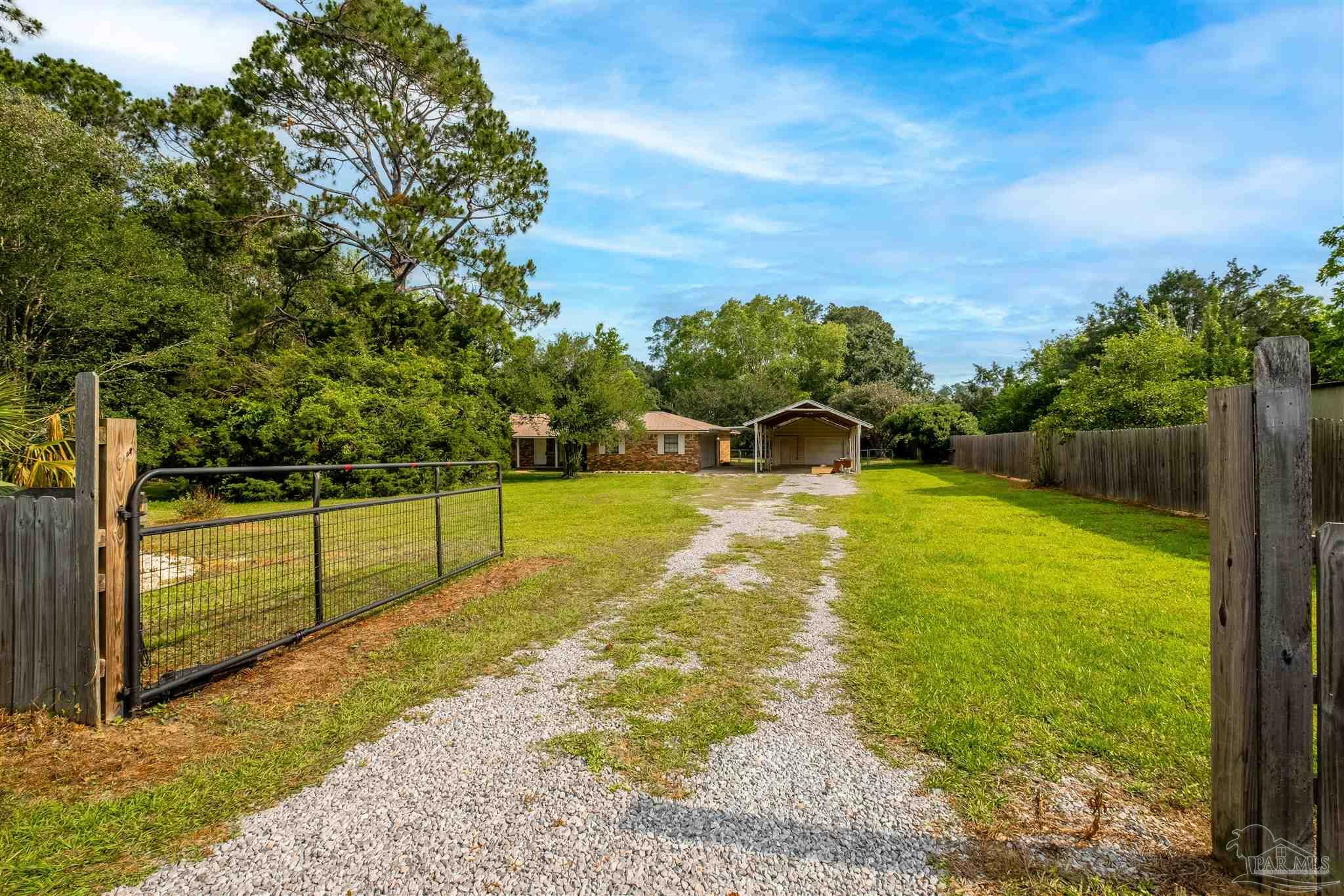 Property Photo:  1632 Winston St  FL 32533 