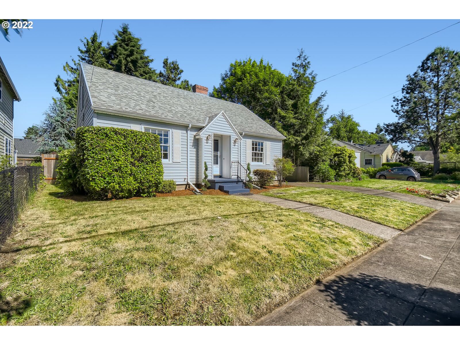 Property Photo:  4520 SE 46th Ave  OR 97206 