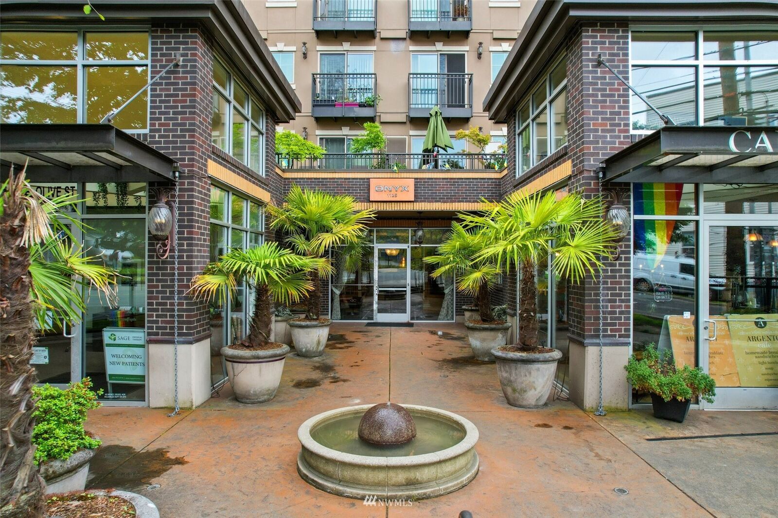 Property Photo: 1125 E Olive Street 504 WA 98122