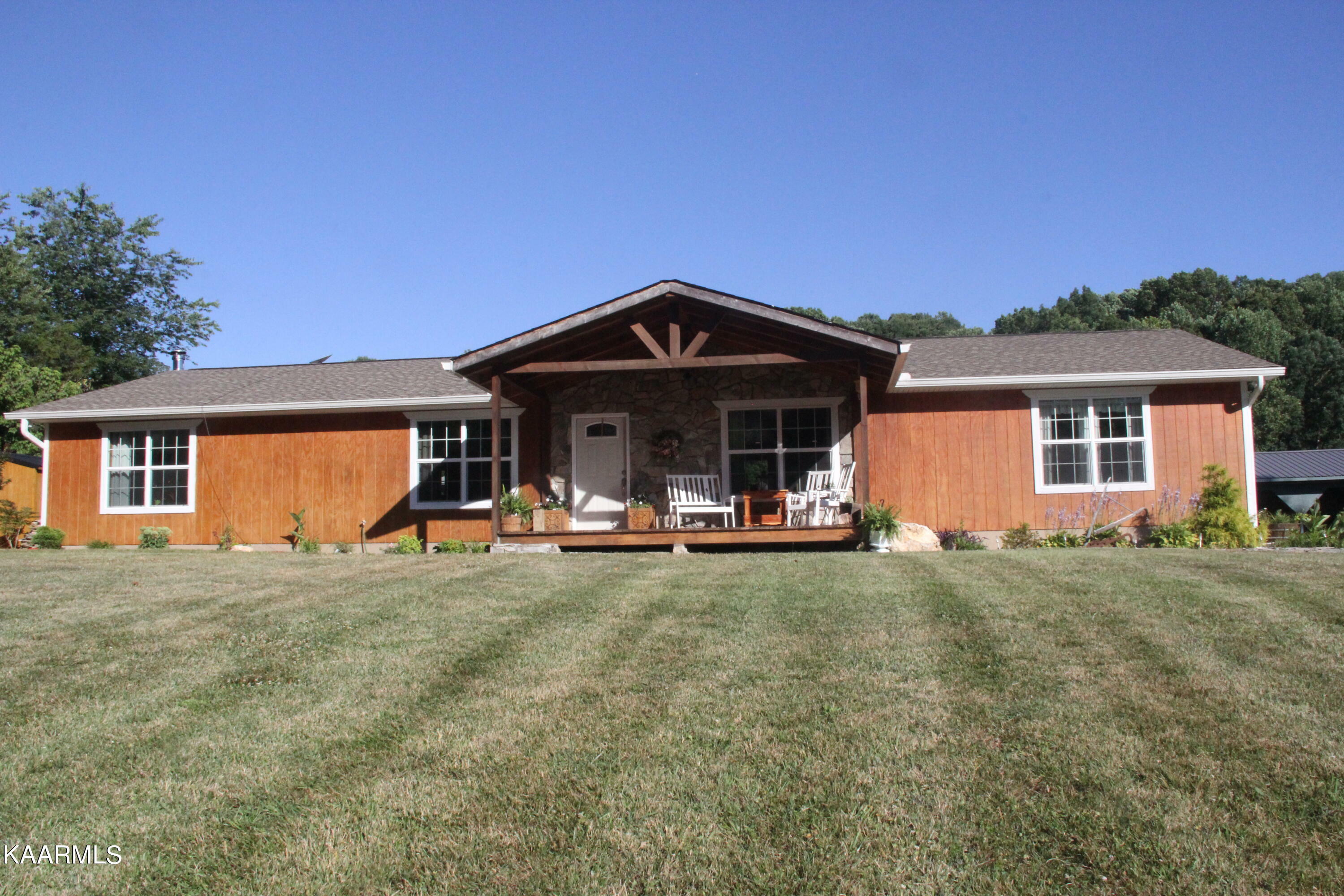 Property Photo:  153 Martin Rd  TN 37705 