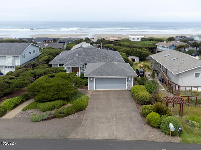 Property Photo: 3506 NW Hidden Lake Drive OR 97394