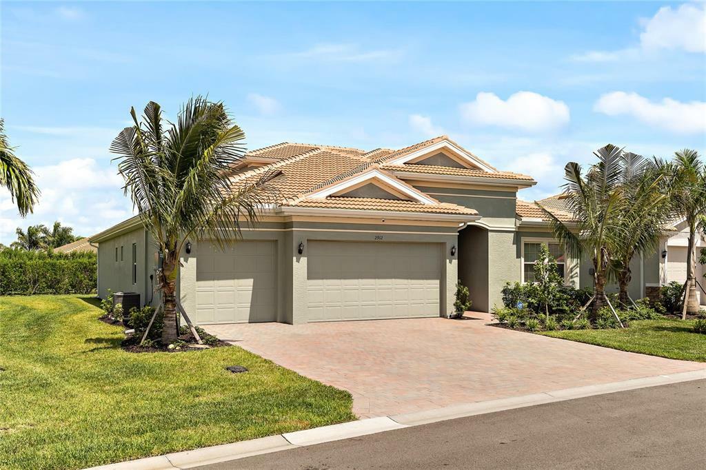 Property Photo: 2912 Royal Gardens Avenue FL 33916