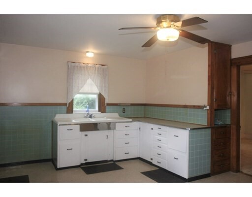 Property Photo: 30 Standish St MA 01604